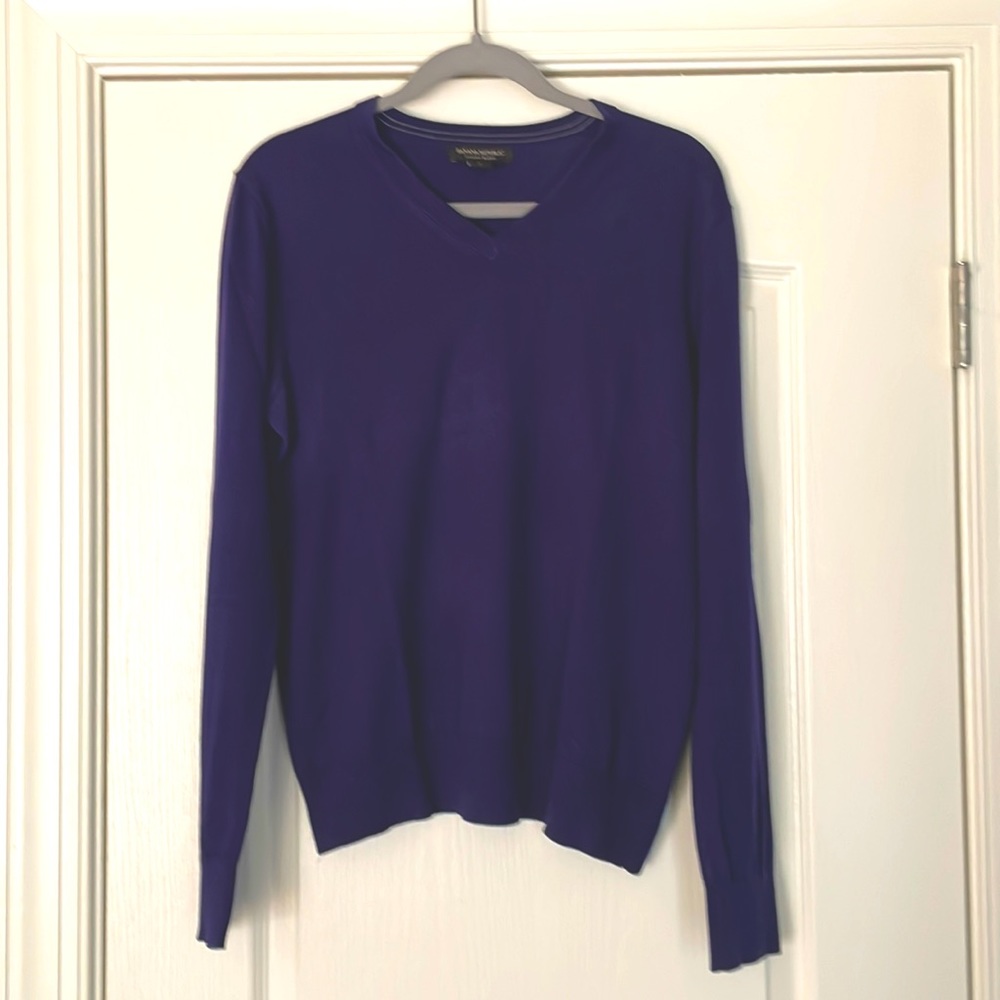 Unisex/women’s Banana Republic v-neck sweater, Small